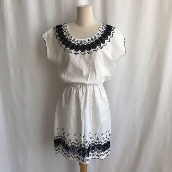 J.Crew Navy Embroidered Scalloped hem Dress Size 0 - Picture 2 of 13